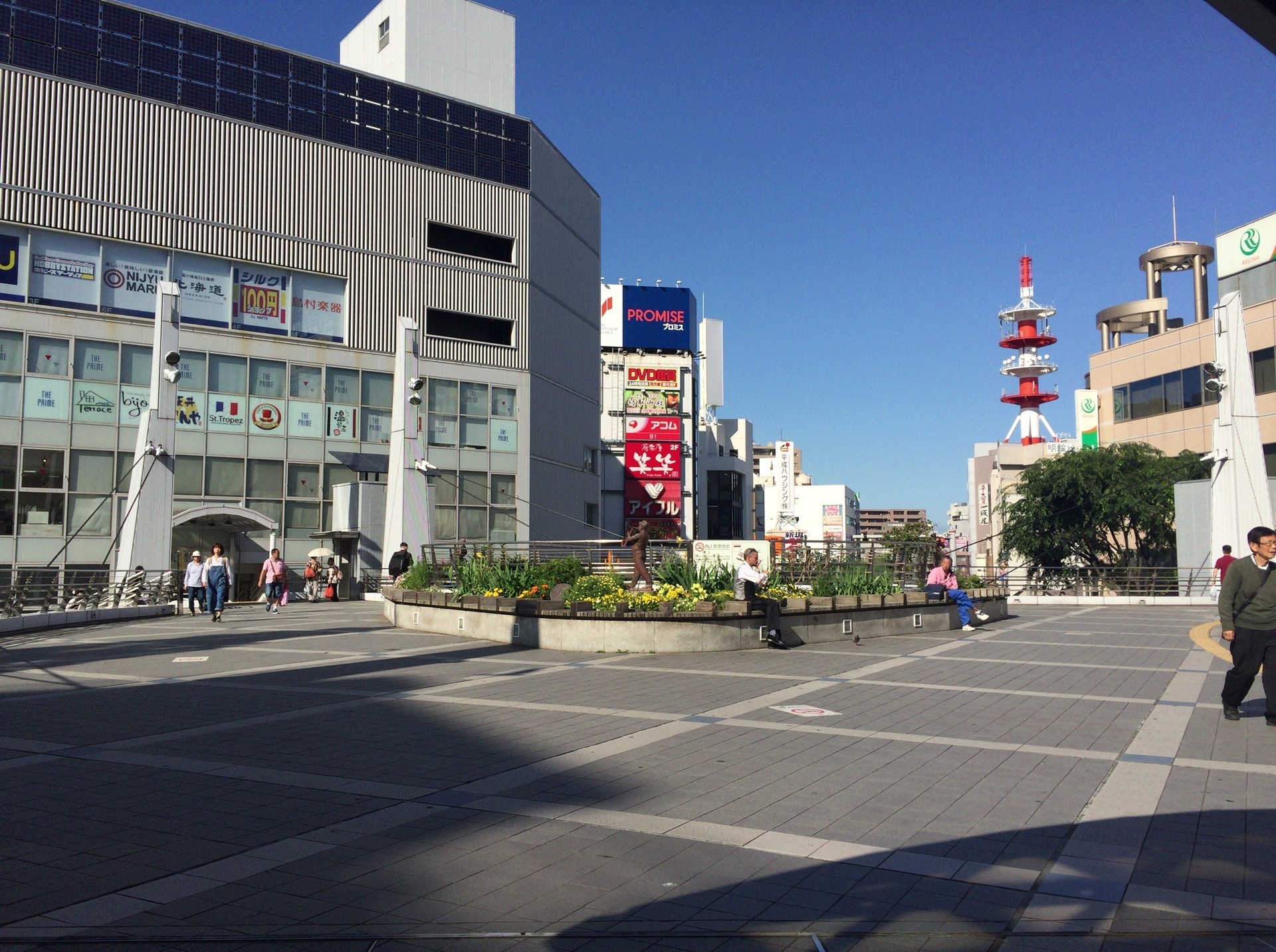 横須賀中央駅の東口改札を出るとそこにはyが広がる 素敵な横須賀ライフからのハワイライフ